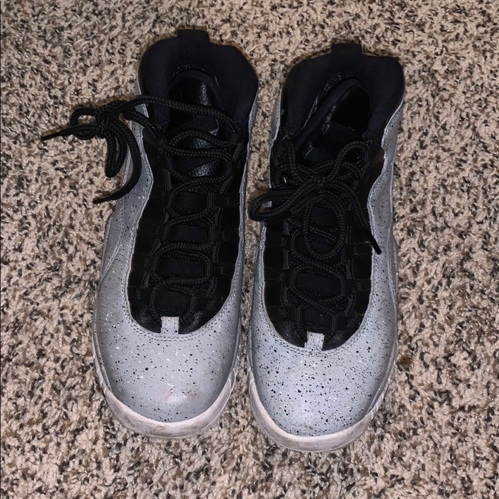 Basketball Shoes - Picture 1 of 2